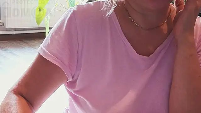 sexyshowow online show from July 25, 2026, 2:14 pm
