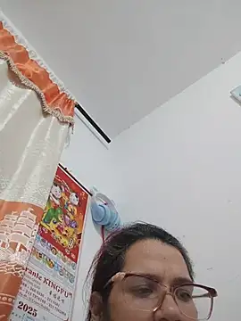 karlythothxh online show from July 24, 2026, 2:48 pm