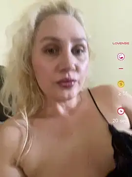 YourBlondee online show from May 4, 2026, 4:08 am