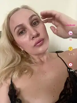 YourBlondee online show from May 6, 2026, 3:57 am