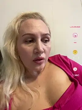 YourBlondee online show from May 21, 2026, 6:09 am