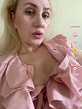 YourBlondee online show from May 26, 2026, 3:57 am