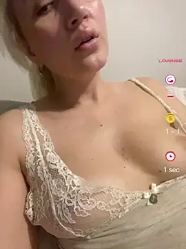 YourBlondee online show from June 8, 2026, 1:44 pm