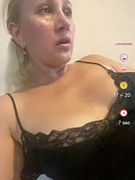 YourBlondee online show from July 18, 2026, 1:15 pm