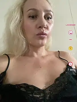 YourBlondee online show from July 25, 2026, 12:20 am