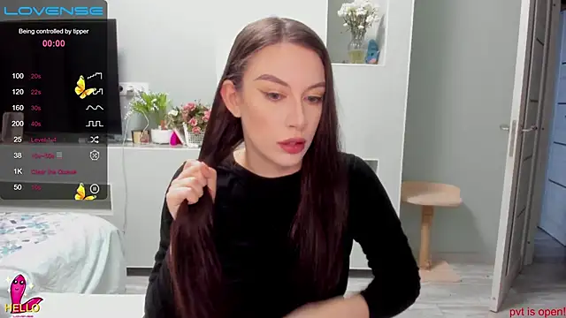 JuliaDiksonX online show from January 18, 2025, 9:56 am
