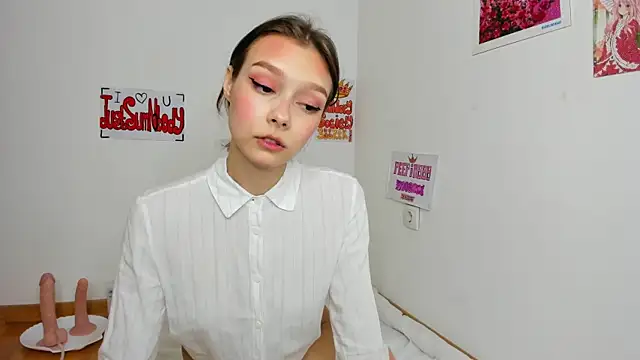 Michelle Melnss online show from July 15, 2026, 2:33 pm