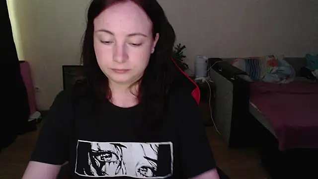Laralianna online show from June 26, 2026, 1:37 pm