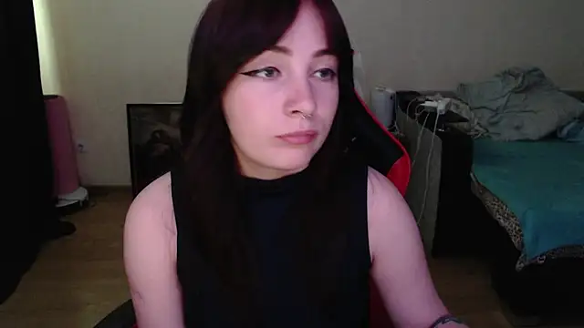 Laralianna online show from July 1, 2026, 6:04 am