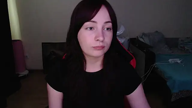 Laralianna online show from July 2, 2026, 12:33 pm