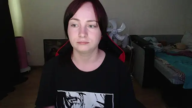 Laralianna online show from July 5, 2026, 9:49 am