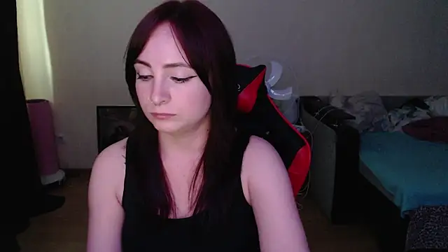 Laralianna online show from July 6, 2026, 3:03 pm