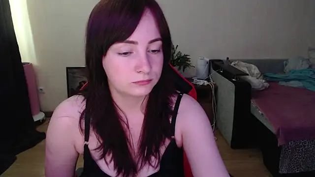 Laralianna online show from July 8, 2026, 8:52 am