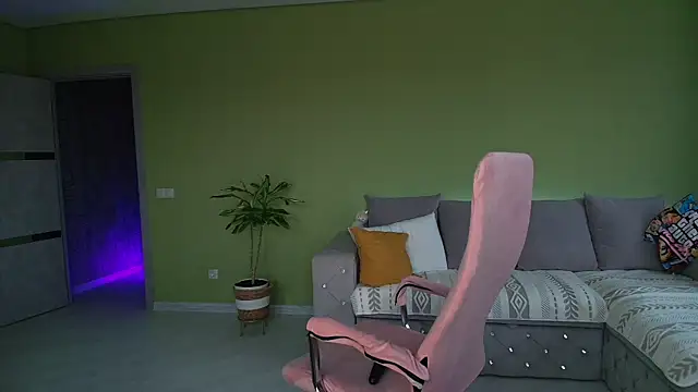 Cuddle Cat online show from April 29, 2026, 4:16 am