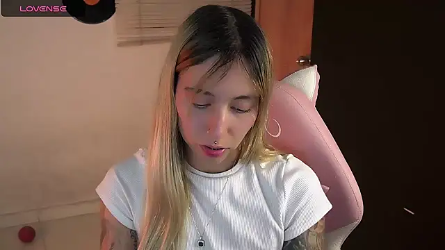 Saucy Jenn online show from June 20, 2026, 3:53 am