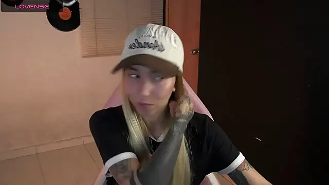 Saucy Jenn online show from June 21, 2026, 4:04 am