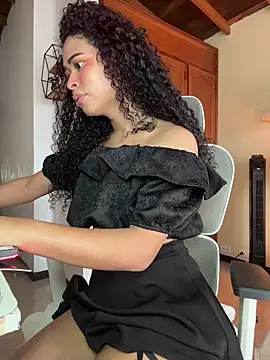 GabriSaenz online show from July 9, 2026, 1:59 pm