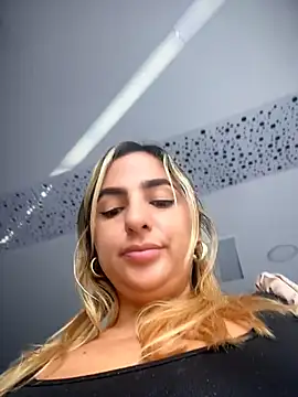 sammyqueenx21 online show from July 17, 2026, 1:29 pm