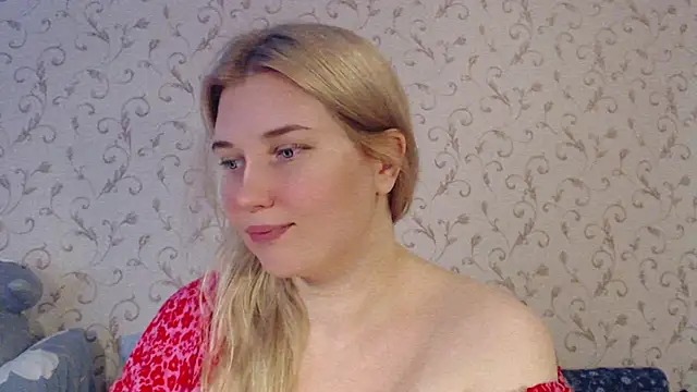 mmmPinUpGirl online show from August 5, 2026, 8:28 am