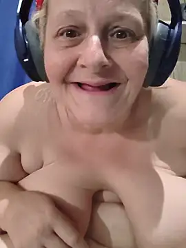 DavisDesires online show from July 24, 2026, 12:36 pm