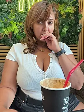 AnneKane online show from July 13, 2026, 10:18 am