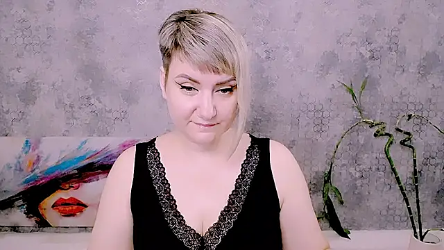 Djullia online show from July 4, 2026, 5:13 am