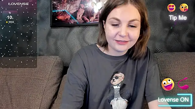 Snapshot of CassieMils chatting on May 25, 2026, 6:30 am CassieMils online show from May 25, 2026, 6:30 am