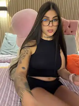 Sarasanders 4 online show from July 24, 2026, 2:42 am