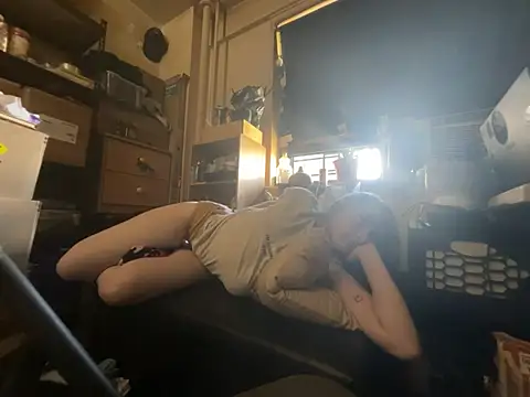 Snowbunnycake 131 online show from June 20, 2026, 6:22 pm