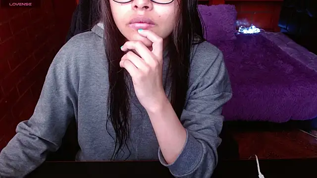MidoriQuiinn online show from July 26, 2026, 4:03 pm