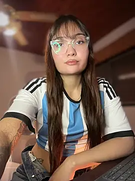 LunaXuan online show from June 27, 2026, 10:59 pm