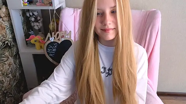 sarakaell online show from July 15, 2026, 1:55 am