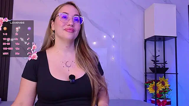 hotpawgmilf online show from July 10, 2026, 5:23 am