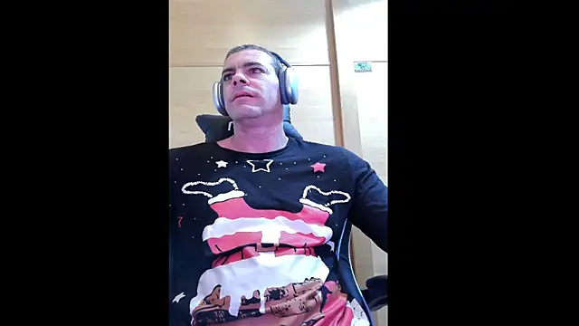 Snapshot of pablodavid15 chatting on November 29, 2025, 6:05 am pablodavid15 online show from November 29, 2025, 6:05 am