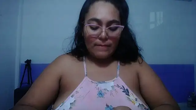 sirena 15 online show from June 15, 2026, 4:58 am