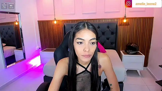 AMELIELEONE online show from July 2, 2026, 12:33 pm