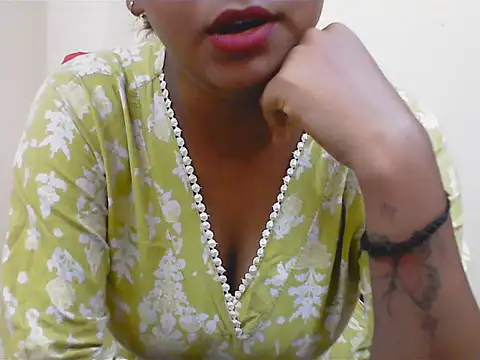 LovingPihu online show from July 15, 2026, 5:34 am