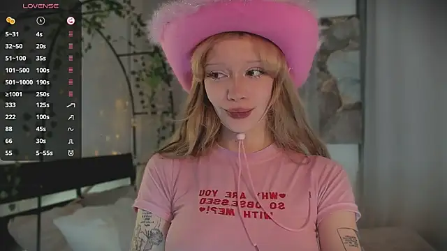 boobsybootie online show from June 23, 2026, 8:29 pm