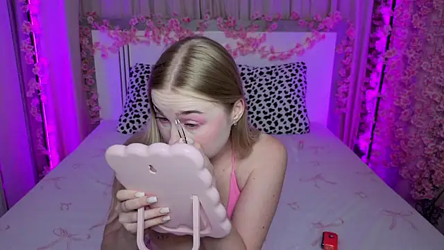 LilyStarlight online show from July 23, 2026, 3:48 am