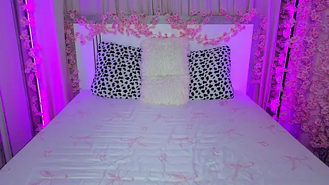 LilyStarlight online show from July 24, 2026, 3:48 am