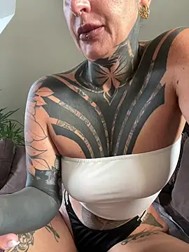 InkedBiitch online show from June 29, 2026, 9:04 am