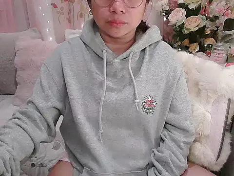 OhmyPinay online show from June 8, 2026, 12:03 am
