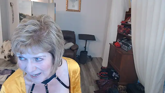 SindeeDix online show from July 10, 2026, 11:07 pm