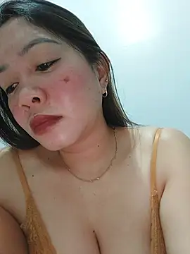 Snapshot of MissKitty31 chatting on August 6, 2026, 2:13 am MissKitty31 online show from August 6, 2026, 2:13 am