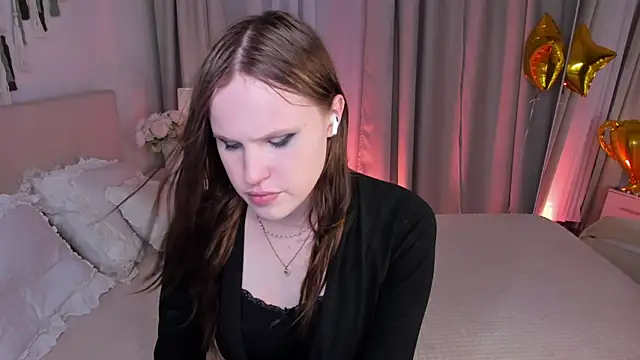 EffieMinki online show from June 30, 2026, 9:27 pm