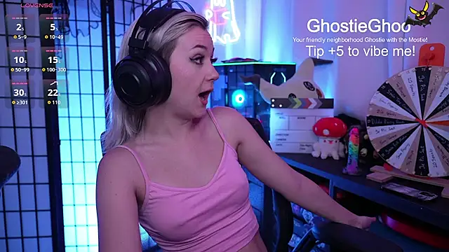 Snapshot of GhostieGhoo chatting on June 12, 2026, 7:35 pm GhostieGhoo online show from June 12, 2026, 7:35 pm