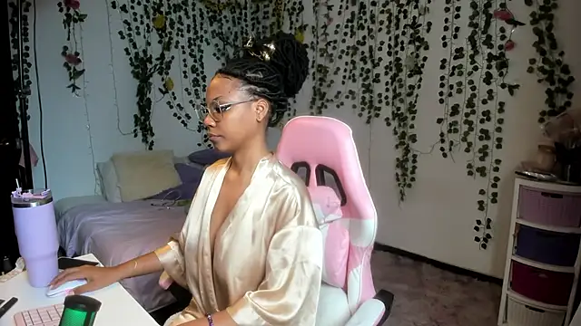 violeta milleer online show from July 23, 2026, 5:11 pm