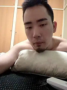 lioncake1221 online show from July 9, 2026, 6:56 pm