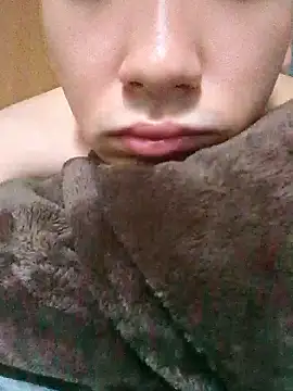 lioncake1221 online show from July 10, 2026, 9:39 pm
