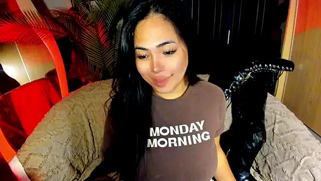 BigDominaMia online show from July 21, 2026, 2:25 am
